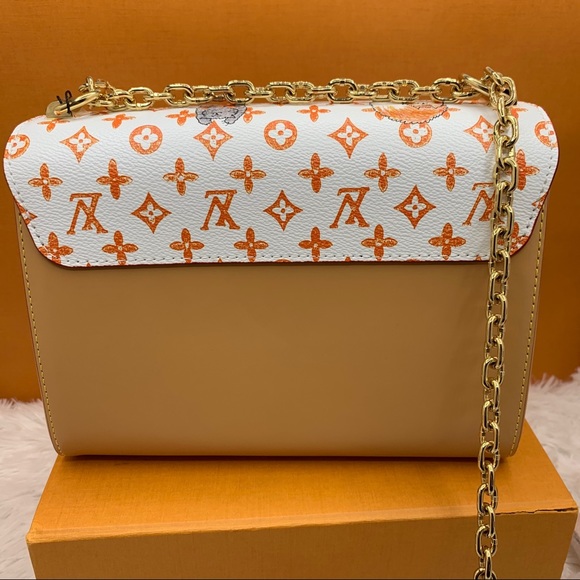 ❌NFS❌Louis Vuitton Catogram Ivory Twist MM bag - Picture 6 of 16